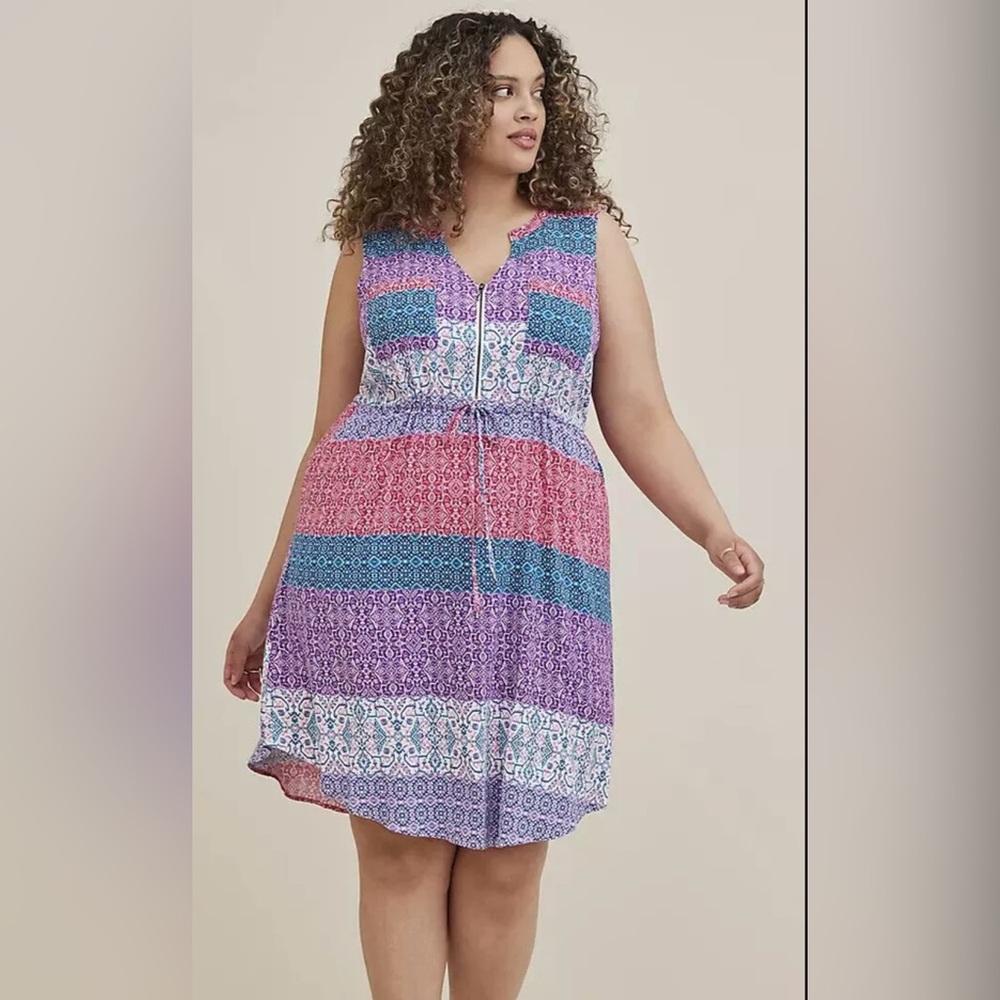 Torrid Red, blue print knee length dress plus size 1 with pockets